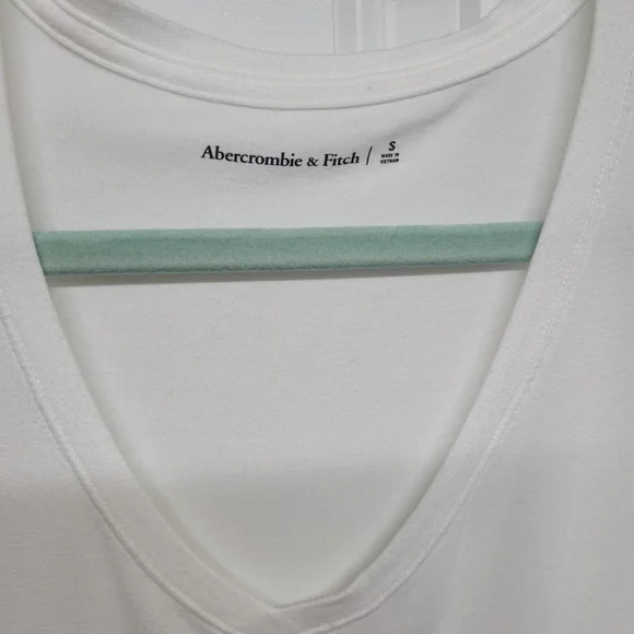 Abercrombie & Fitch Women's Classic White Tee Hi Lo - Picture 3 of 3